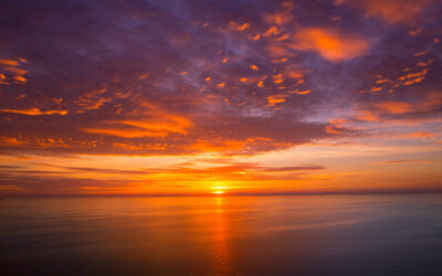 Coucher de soleil en mer : Partager un moment magique à bord du Providence
