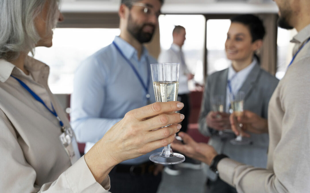 Organiser un séminaire au Grau-du-Roi : pourquoi choisir le catamaran Providence?
