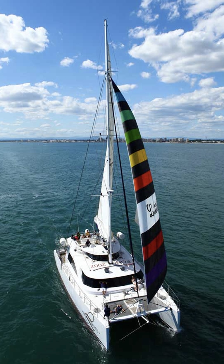 balade a la voile - catamaran le providence au grau du roi